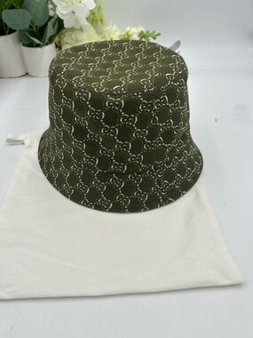 Gucci Metallic Gold Pink Blue Satin Turban Hat Gucci | Accessories | Gucci Metallic Gold Pink Blue Satin  main image 2